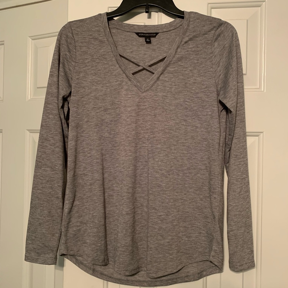 Signature Studio long sleeve v neck